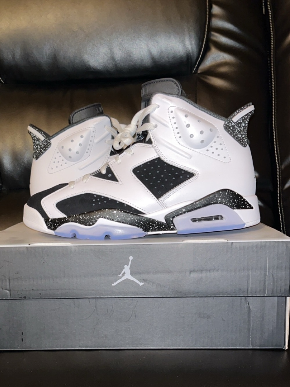 2026 Jordan Retro 6 Og “Oreo” SZ 9.5